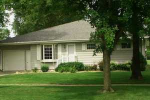 (Julie's house)